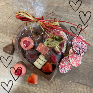Hart van chocolade gevuld met bonbons
