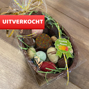 Eischaal (23cm) gevuld met paaschocolade