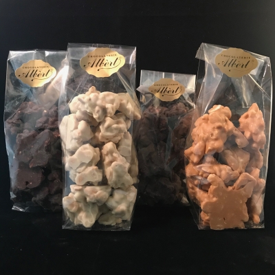 Pindarotsjes melk, puur of witte chocolade